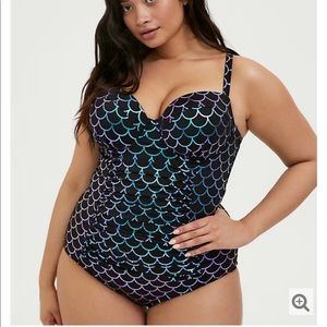 Torrid Iridescent Mermaid One piece Swimsuit size 2X-DD/F